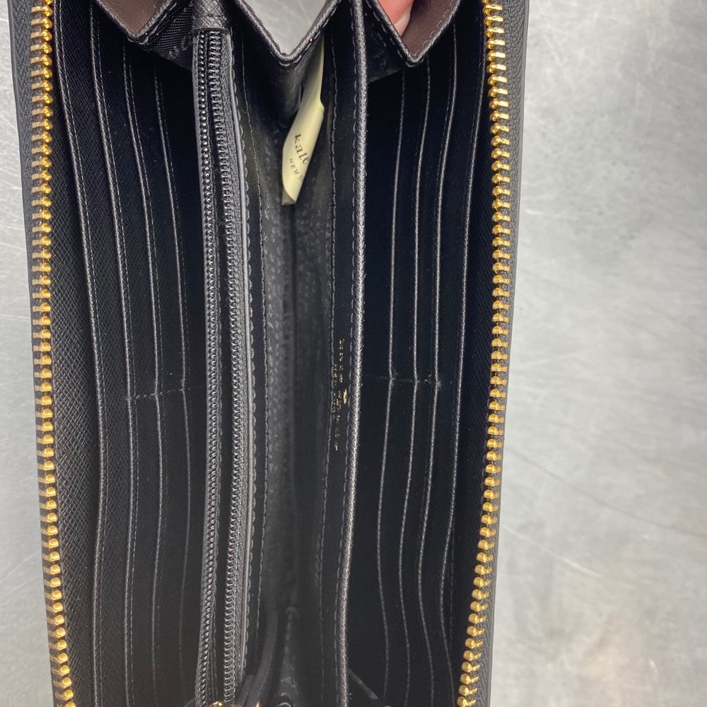 Wallet - Picture 4 of 4